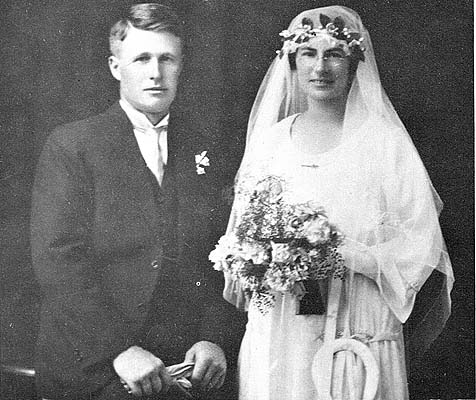 leslie free wedding